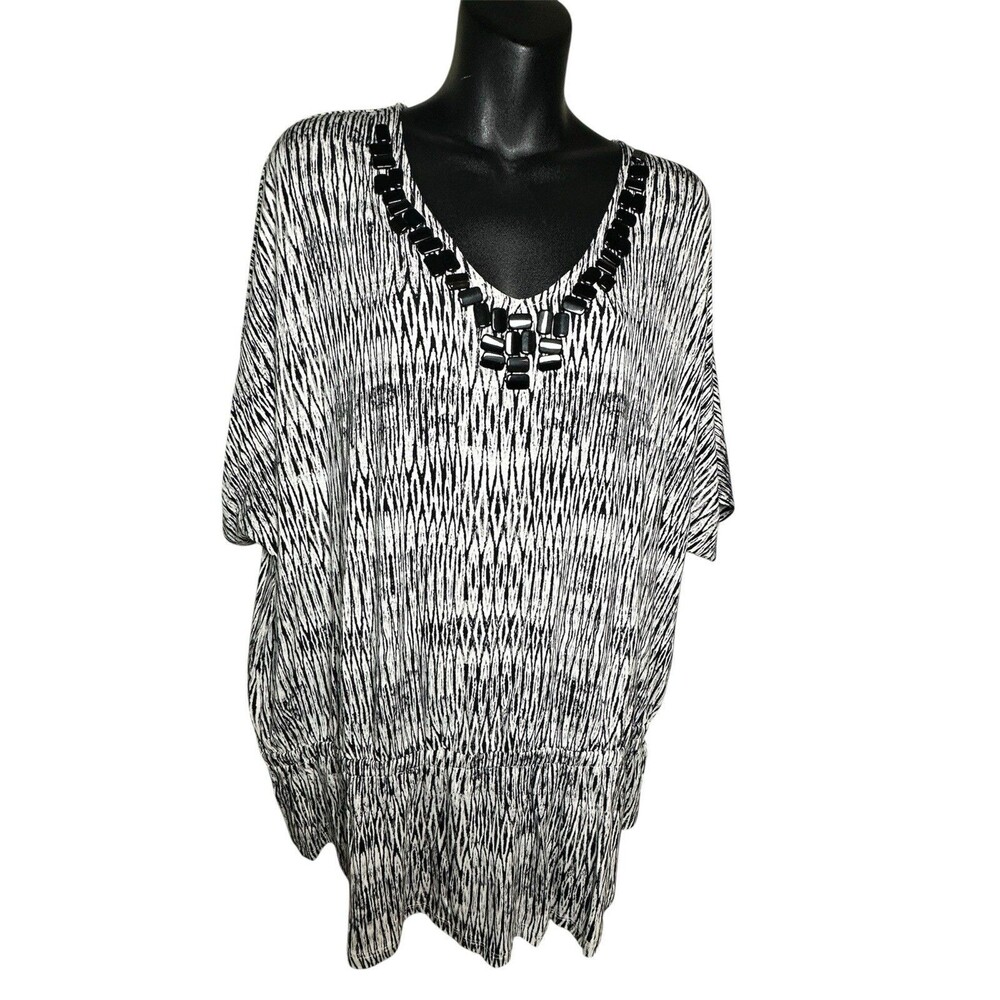 Chico's Women's Black & White Geo Print Beaded V-Neck Short Sleeve Top Sz 2
